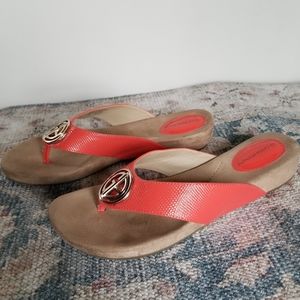 Giani bernini size 7M orange thong sandal
